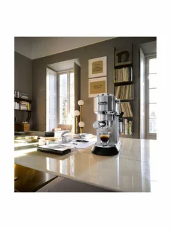 Dedica EC 685.M -espressokeitin