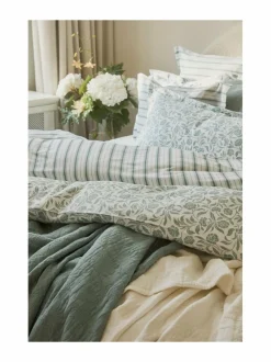 Flowers-satiinipussilakanasetti