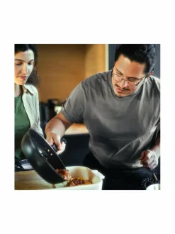 Hard Face Sauté -paistinpannu kannella, 24 cm