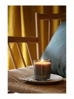 Lemongrass and Ginger -luksuskynttilä kannella 210 g