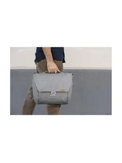 Peak Design Everyday Messenger 13L (Ash) -kameralaukku