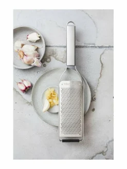 Professional Fine -raastin