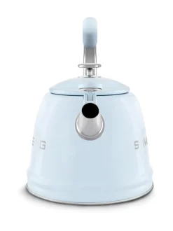 Smeg viheltävä vesipannu WKF01PB, pastellinsininen