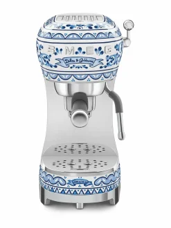 Smeg x Dolce & Gabbana "Blu Mediterraneo" -käsikäyttöinen espressokone