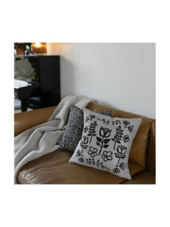 Tyynynpäällinen Taikapuutarha, musta